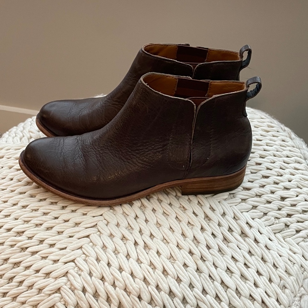 COPY - Kork Ease Velma chocolate brown leather booties sz9